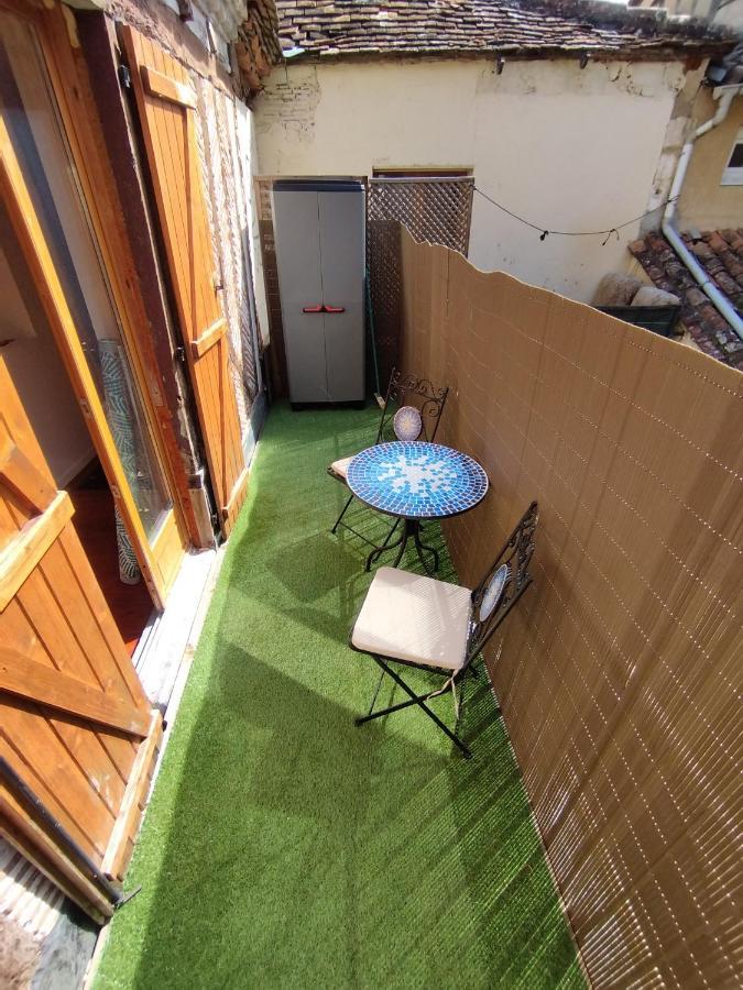 Appartamento Studio Duplex Au Coeur Du Quartier Historique! Bergerac Esterno foto